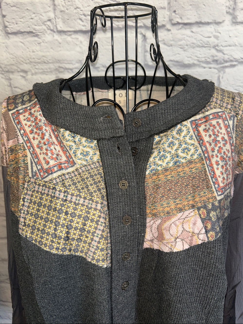 POL Mixed Print Patchwork Balloon Sleeve Charcoal Henley Pullover Top - Picture 6 of 9